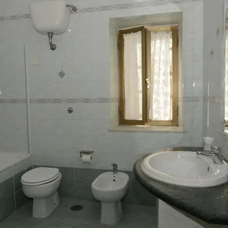 Royal בית הארחה