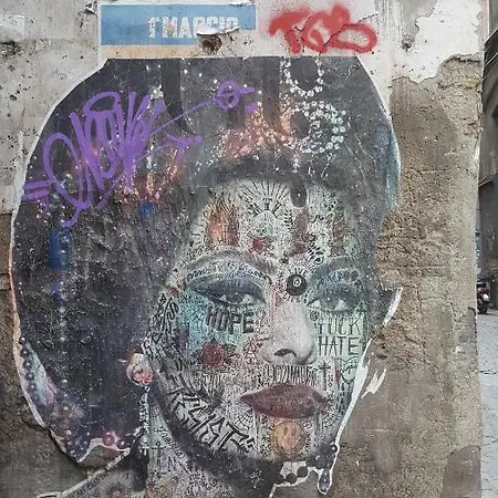 Royal בית הארחה נאפולי