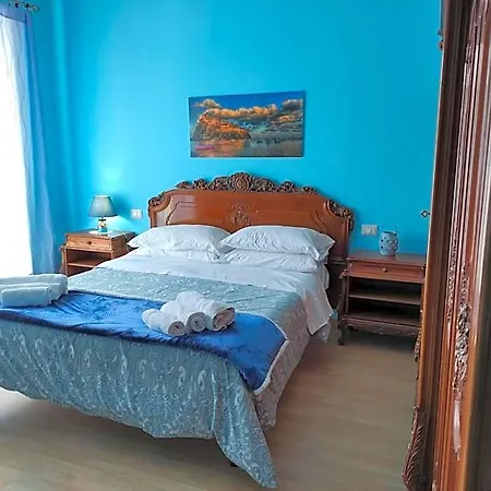 Royal 4* Napoli